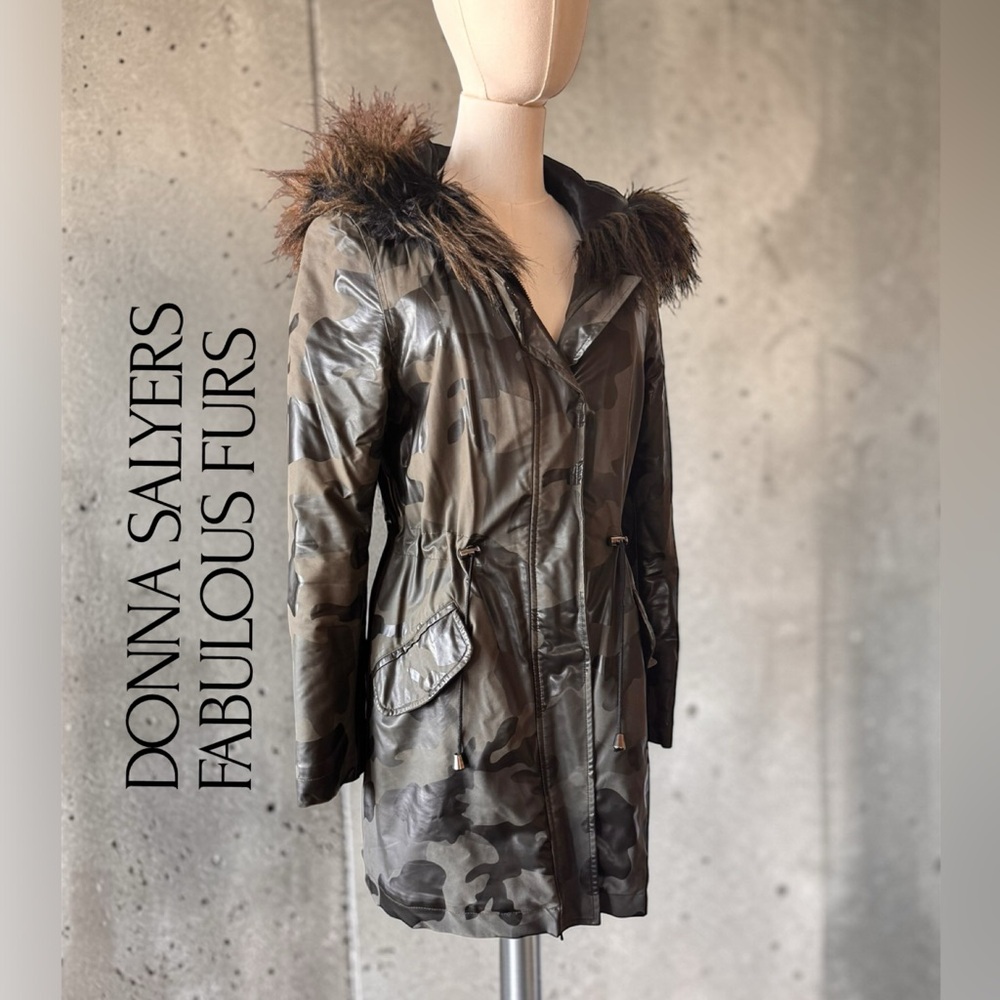 DONNA SALYERS Fabulous Fur Camo Anorak Coat With Faux Fur-Trimmed Hood Size XS